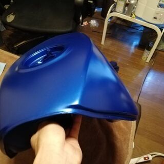 バイクのタンク凹み修理しますの画像