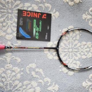 バドミントンラケット&ガットのセットですの画像