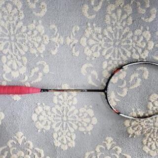 バドミントンラケット&ガットのセットですの画像