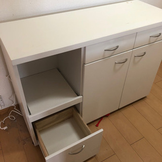 食器棚の画像
