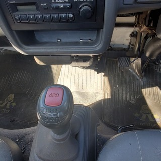在庫処分セール！！　サンバー　４WD！５MT！6万キロ！！　現車確認OK！！の画像