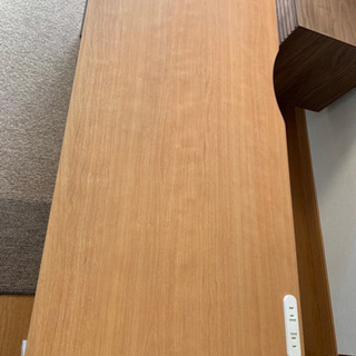 コンセント付きデスクの画像