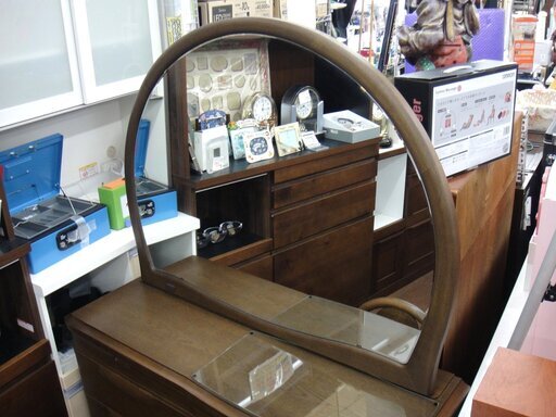 美品 横幅120cm 大型ドレッサー 4段チェスト一体型 天然木 日本製 ウォールナットカラー 専用イス付き W120×D42×H162cm 美品 横幅120cm 大型ドレッサー 4段チェスト一体型 天然木 日本製