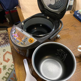 炊飯器　5.5合炊きの画像