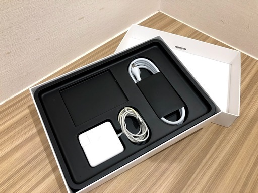 ※受け渡し予定者確定済※【Apple】MacBook Pro Retinaディスプレイ 13.3inch MF841J/A