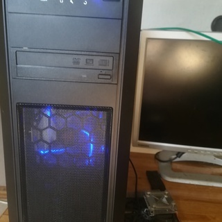 Win10 Corei7 4790 Mem16 SSD256GB+1TB GTX760の画像