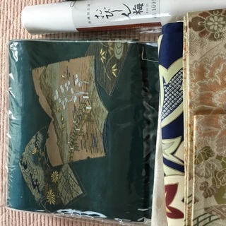 着物の帯と帯、着物の端布の画像