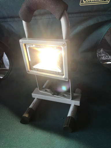 充電式　LED投光器　災害時　車いじり