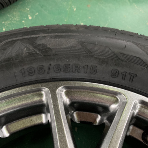 195/65R15 スタッドレスタイヤアルミ付き　新品未使用