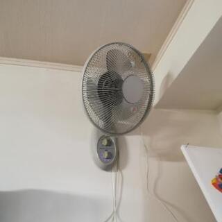 壁掛け扇風機