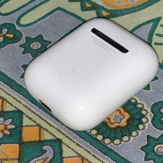 AirPods充電ケースのみ