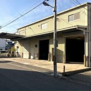 ★貸倉庫★	 ２階建て貸倉庫　約６０坪　駐車２台　天井高３．６ｍ　軽作業可 1階～2階部分の画像
