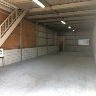 ★貸倉庫★	 ２階建て貸倉庫　約６０坪　駐車２台　天井高３．６ｍ　軽作業可 1階～2階部分 - 不動産