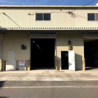★貸倉庫★	 ２階建て貸倉庫　約６０坪　駐車２台　天井高３．６ｍ　軽作業可 1階～2階部分 - レンタルオフィス