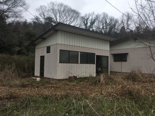 賃貸、売却 静かな土地に立つ一軒家、離れ