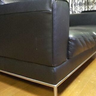 IKEA 革製ソファの画像