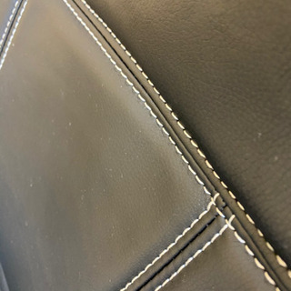 元 重厚感のある フェイクレザー、革調のデスクチェア の画像