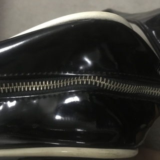 キャサリンハムネット　ショルダーバッグ　黒の画像