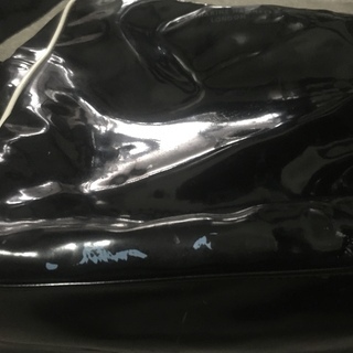 キャサリンハムネット　ショルダーバッグ　黒の画像