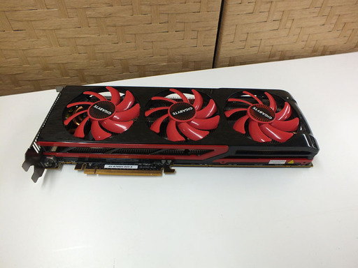 値下げしました！ グラフィックボード グラフィックスカード GIGABYTE  GV-R799D5-6GD-B  パソコン 周辺機器 デスクトップ　通電のみ確認 ジャンク扱い