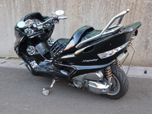 【YAMAHA マジェスティ】オールブラック！！人気のスピ4、カチ上マフラー！！