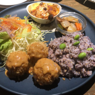 カフェ好きな人一緒に行きませんか～🥰 - 友達