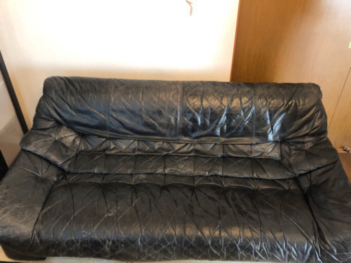 黒革のソファ(大川家具)