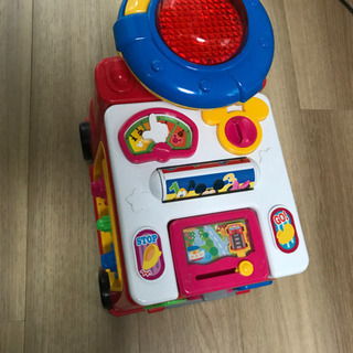 ディズニーの知育玩具　へんしんドライブ