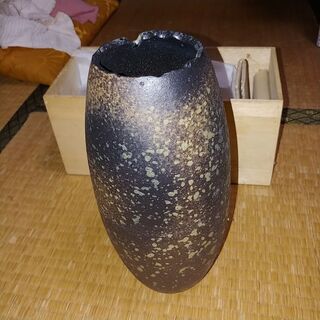 信楽焼の花瓶です