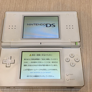 任天堂DS 本体x2,DSソフトx12、GBAソフトx2の画像