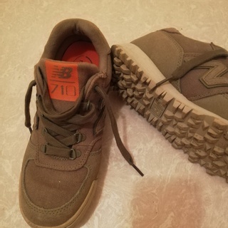 ニューバランス　710　【紺／ベージュ】の2足セット　23cmの画像