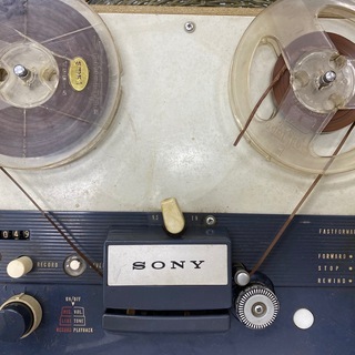SONYの古いテープレコーダーの画像