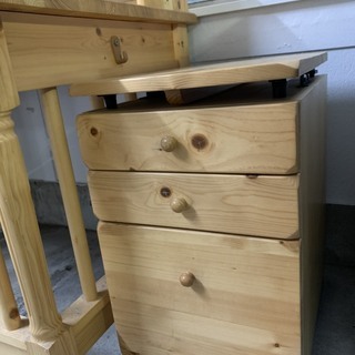 子供用学習机 パイン材　の画像