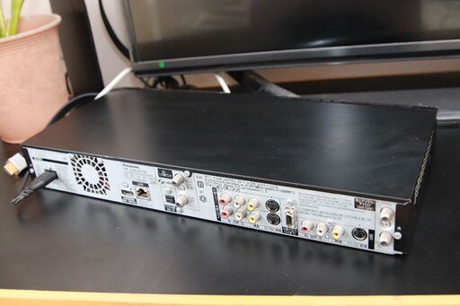 ブルーレイレコーダー　パナソニックDMR-BW780　サッカー64タイトル、旅番組46タイトル録画されたままです