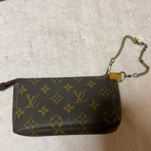 LOUIS VUITTON ポーチ