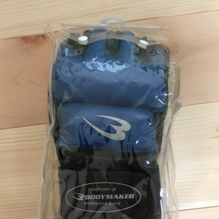 オープンフィンガーグローブ