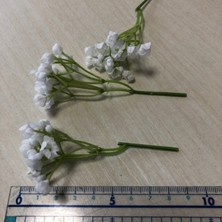 クラフト用造花かすみ草　金リボン　たくさん譲ります