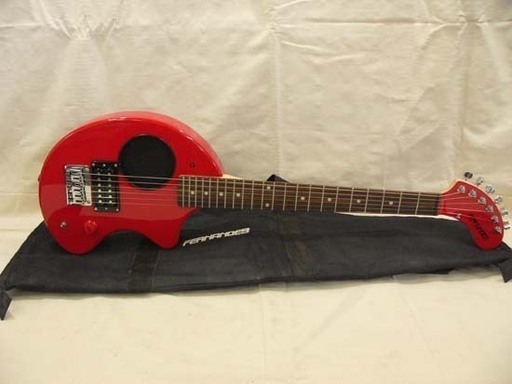 カード決済対応！　20K0055５ FERNANDES/フェルナンデス ZO-3 RED アンプ内蔵 エレキギター ケース付き 美品