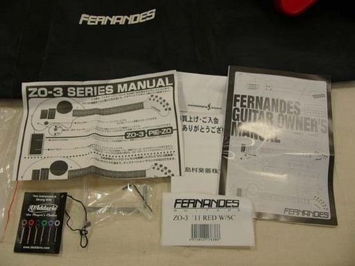 カード決済対応！　20K0055５ FERNANDES/フェルナンデス ZO-3 RED アンプ内蔵 エレキギター ケース付き 美品