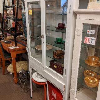 【売約済み】ドクターキャビネット　医療棚　ケビント　飾り棚　食器棚　アンティーク　ビンテージ　1の画像