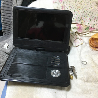 ポータブルDVD9インチ