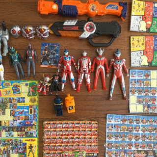 ウルトラエッグ　仮面ライダー、ソフビ　シール他