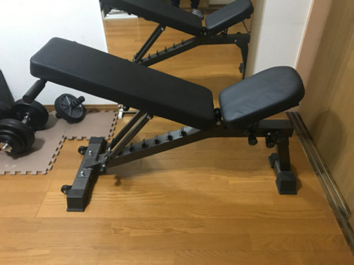 ダンベル、インクラインベンチ台