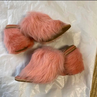 UGG ファーサンダル 新品未使用　箱無し　25cmの画像