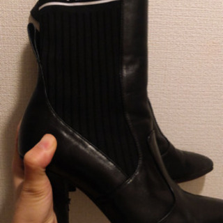 FENDIショートブーツ
