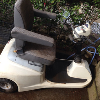 電動三輪車の画像