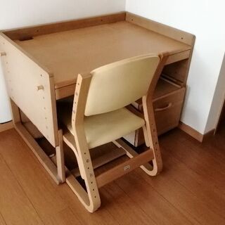 学習机「カリモク学びデスク 整頓ワゴン 育みチェア」直接引き取ら...