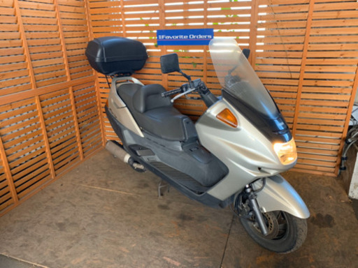 バイク屋さんで整備されたマジェスティ　シルバー2