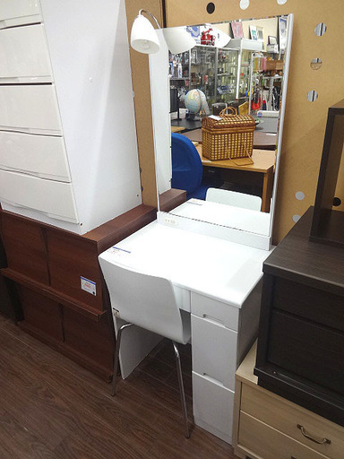 札幌 引き取り ドレッサー 鏡台 化粧台 イス付き コンセント差込口あり 白