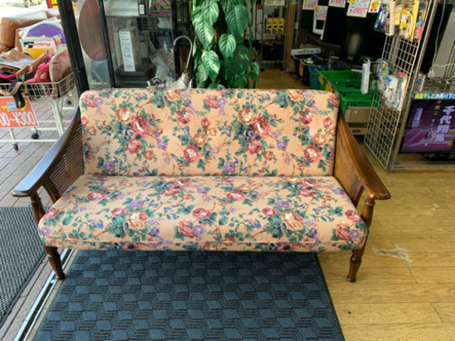 7/12 値下げ! 使用期間1ヶ月のみ! karimoku カリモク コロニアル 2人掛けソファ 花柄カントリー エレガンスローズ WC1002AK 日本製